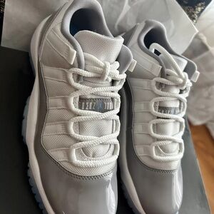 Jordan 11 retro low Size 6 New